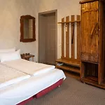 Silveroks Otel *