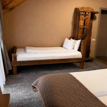 Silveroks Hotel *