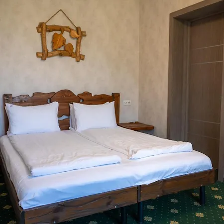 Silveroks Hotel *
